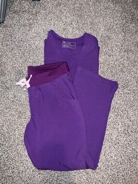 FIGS Women's Purple V-Neck Scrub Top & Cargo Pants